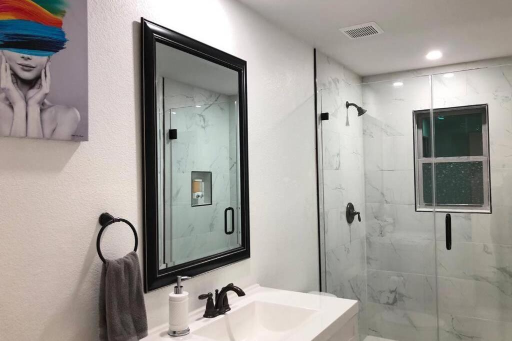Dallas 4Br Large Yard W Hot Tub , Fire Pit And Basketball Hoop Ngoại thất bức ảnh